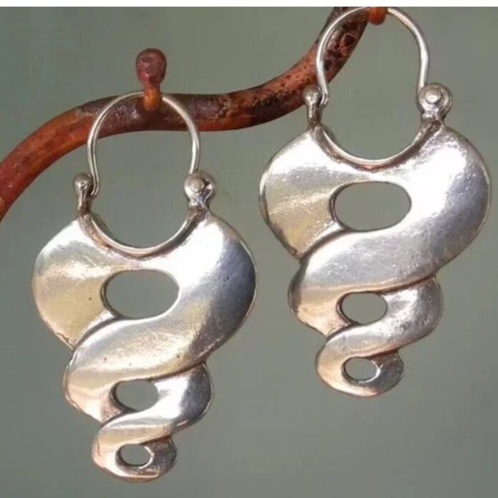 Vintage Whirlpool Silver Earrings